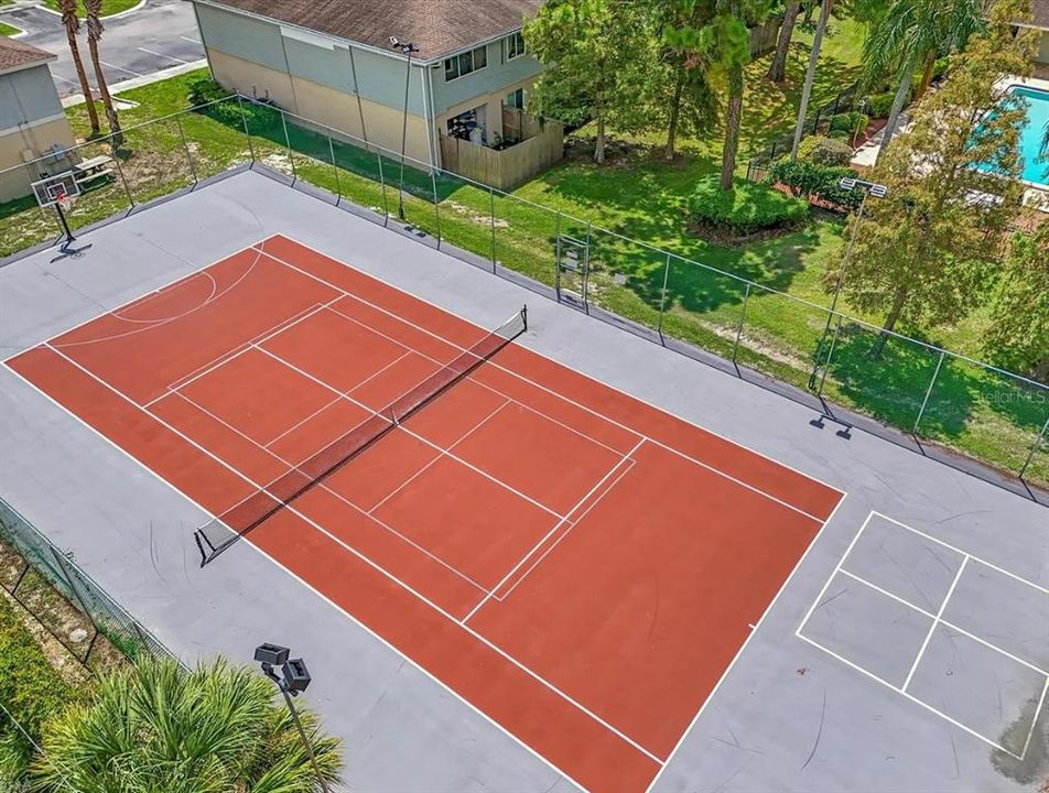 For Sale: $148,000 (2 beds, 2 baths, 918 Square Feet)