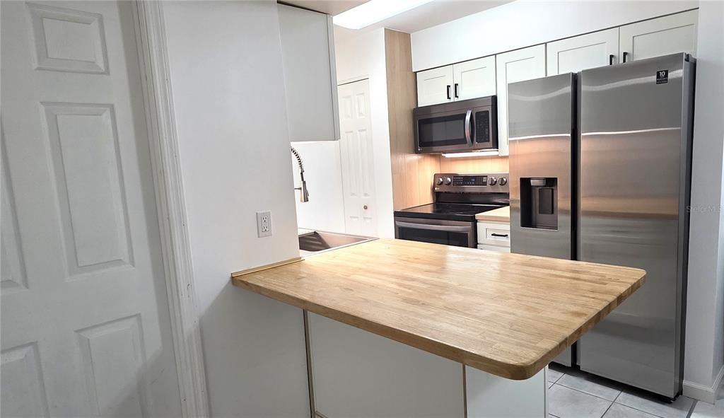 For Sale: $148,000 (2 beds, 2 baths, 918 Square Feet)