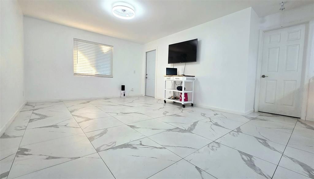 For Sale: $148,000 (2 beds, 2 baths, 918 Square Feet)