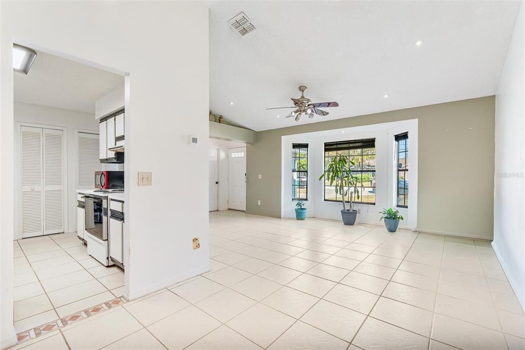 For Sale: $310,000 (3 beds, 2 baths, 1412 Square Feet)