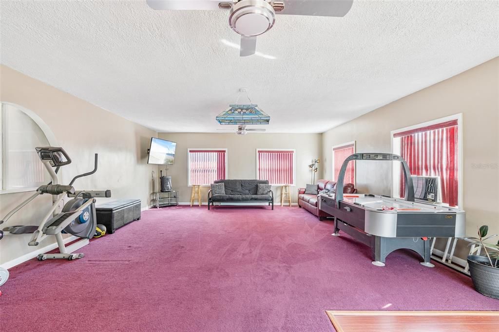 For Sale: $310,000 (3 beds, 2 baths, 1412 Square Feet)