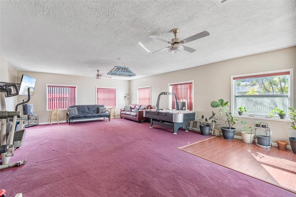 For Sale: $310,000 (3 beds, 2 baths, 1412 Square Feet)