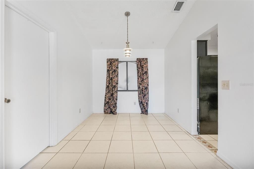 For Sale: $310,000 (3 beds, 2 baths, 1412 Square Feet)