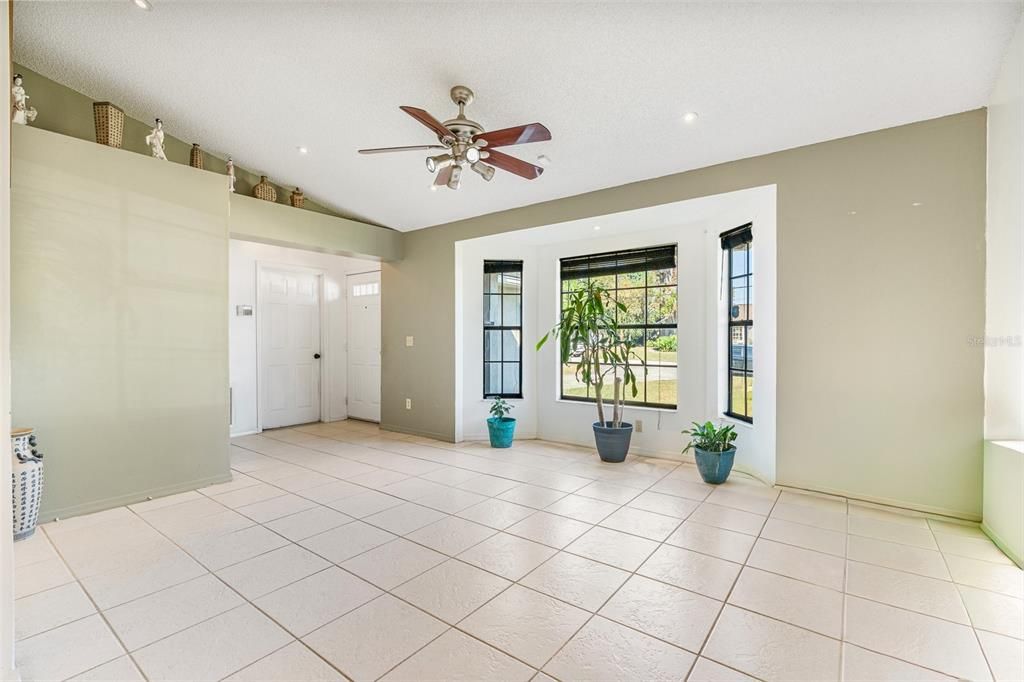 For Sale: $310,000 (3 beds, 2 baths, 1412 Square Feet)