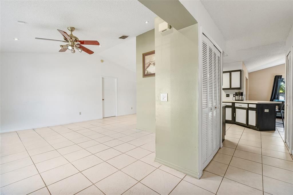 For Sale: $310,000 (3 beds, 2 baths, 1412 Square Feet)