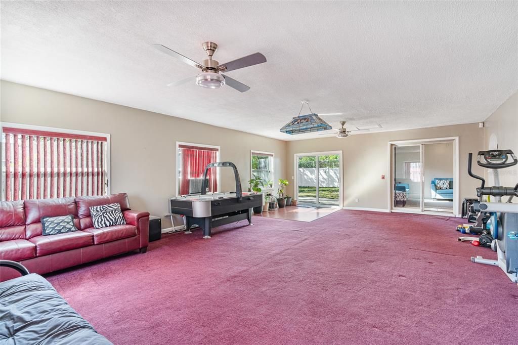 For Sale: $310,000 (3 beds, 2 baths, 1412 Square Feet)