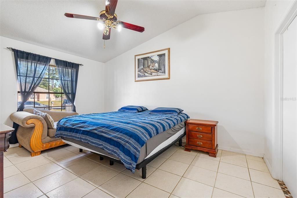 For Sale: $310,000 (3 beds, 2 baths, 1412 Square Feet)