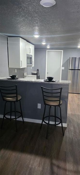 For Sale: $229,000 (2 beds, 1 baths, 1001 Square Feet)