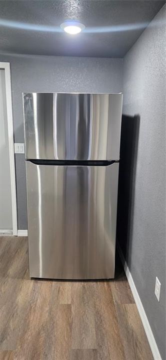 For Sale: $229,000 (2 beds, 1 baths, 1001 Square Feet)