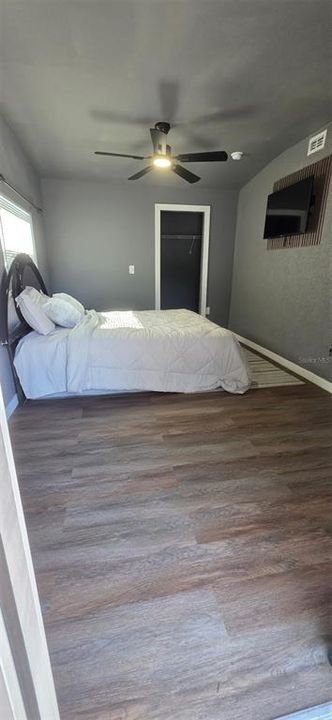 For Sale: $229,000 (2 beds, 1 baths, 1001 Square Feet)