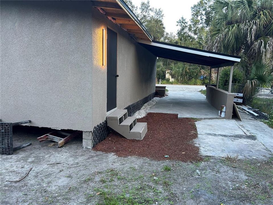 For Sale: $229,000 (2 beds, 1 baths, 1001 Square Feet)