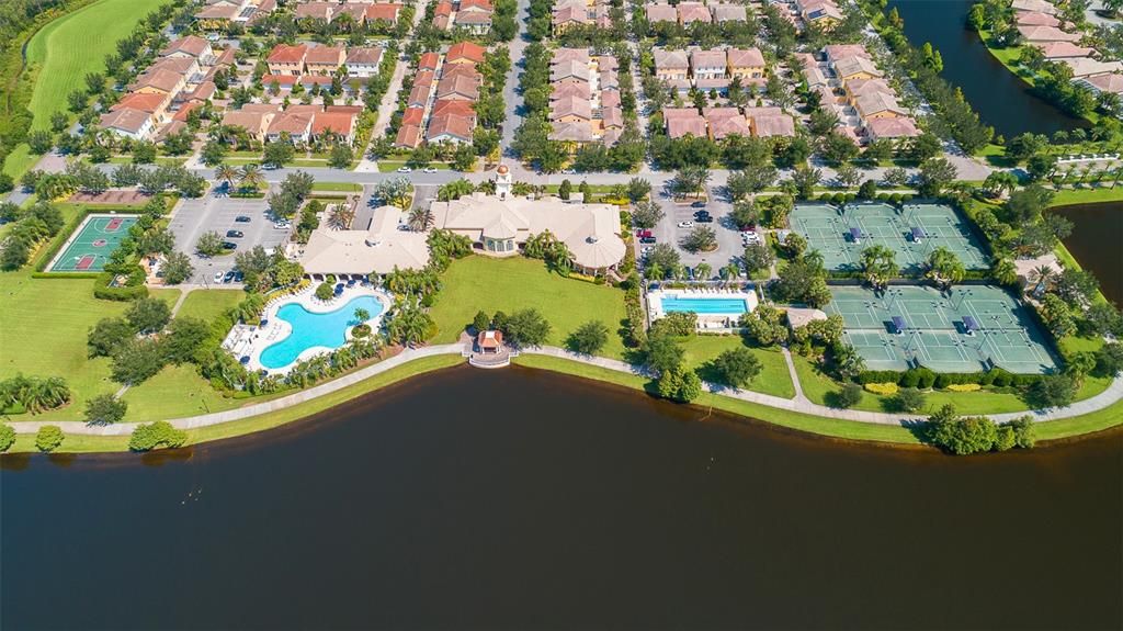 出租: $3,600 (4 贝兹, 2 浴室, 1958 平方英尺)