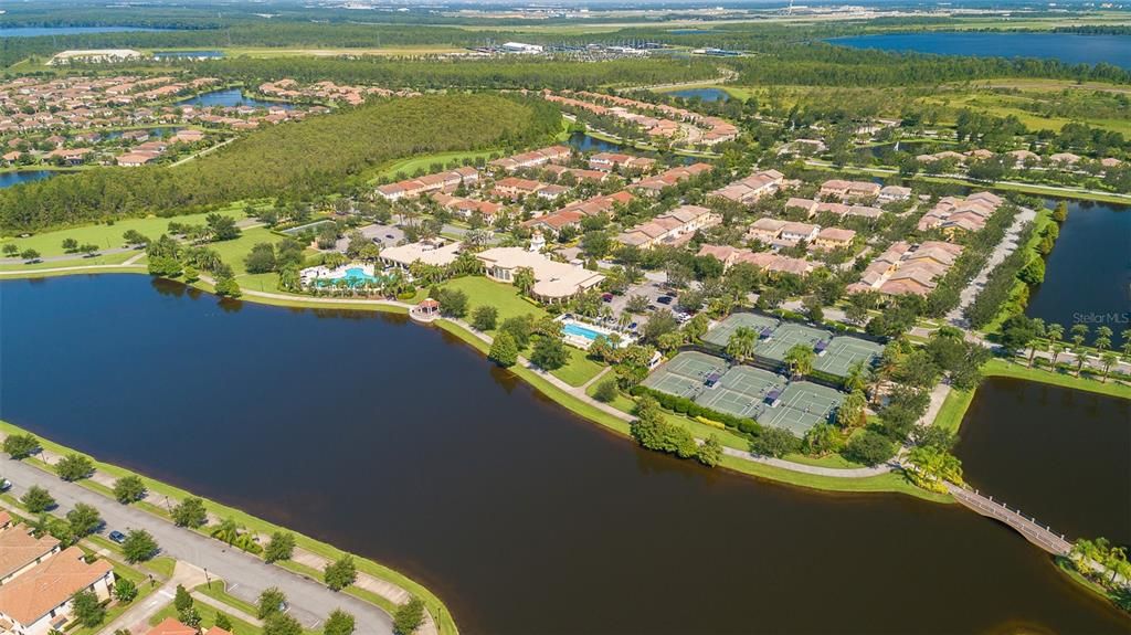 出租: $3,600 (4 贝兹, 2 浴室, 1958 平方英尺)