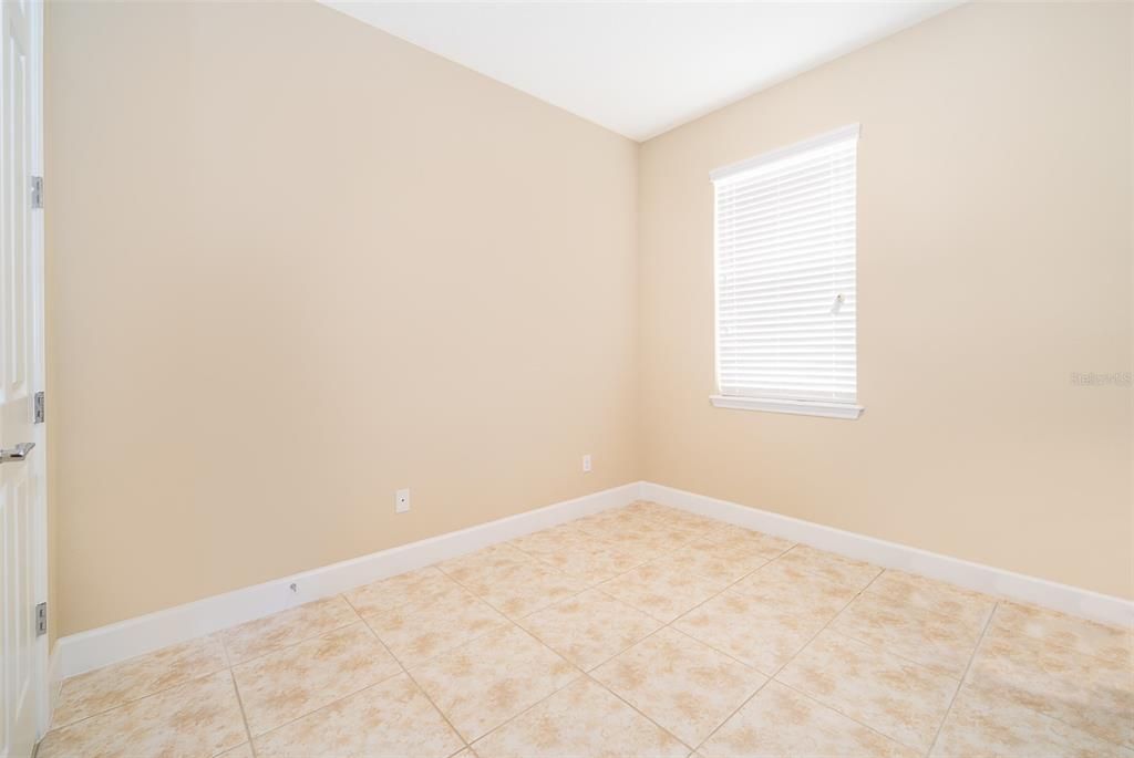 出租: $3,600 (4 贝兹, 2 浴室, 1958 平方英尺)