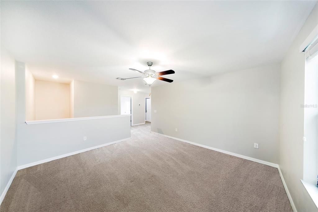 En Venta: $405,000 (4 camas, 2 baños, 2635 Pies cuadrados)