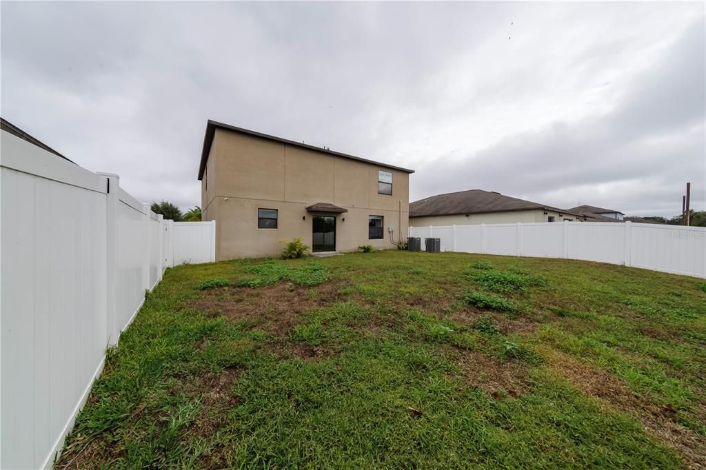 En Venta: $405,000 (4 camas, 2 baños, 2635 Pies cuadrados)