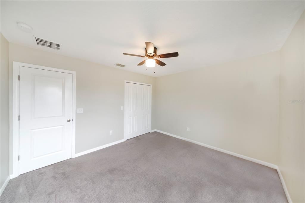 En Venta: $405,000 (4 camas, 2 baños, 2635 Pies cuadrados)