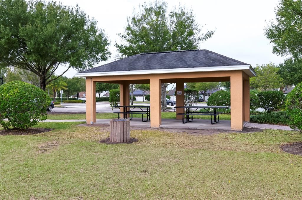 En Venta: $405,000 (4 camas, 2 baños, 2635 Pies cuadrados)