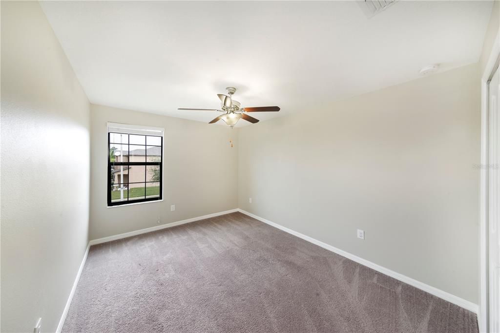 En Venta: $405,000 (4 camas, 2 baños, 2635 Pies cuadrados)