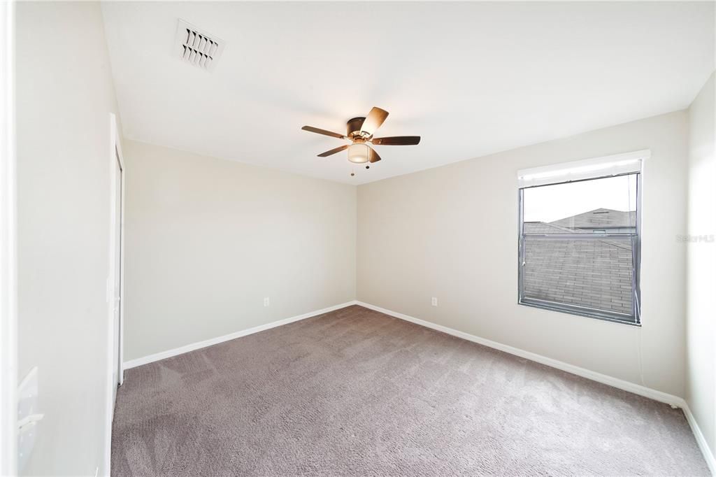 En Venta: $405,000 (4 camas, 2 baños, 2635 Pies cuadrados)