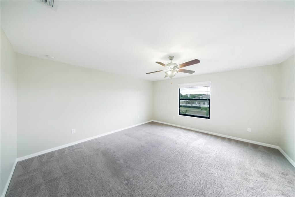 En Venta: $405,000 (4 camas, 2 baños, 2635 Pies cuadrados)