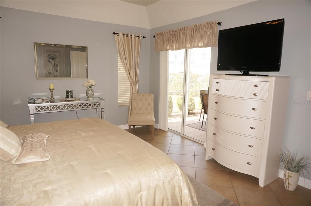 待售: $235,000 (2 贝兹, 2 浴室, 1313 平方英尺)