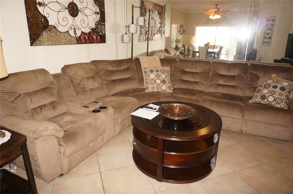 待售: $235,000 (2 贝兹, 2 浴室, 1313 平方英尺)