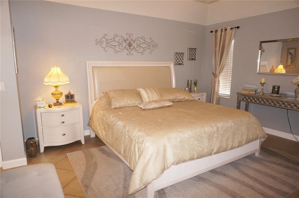 待售: $235,000 (2 贝兹, 2 浴室, 1313 平方英尺)