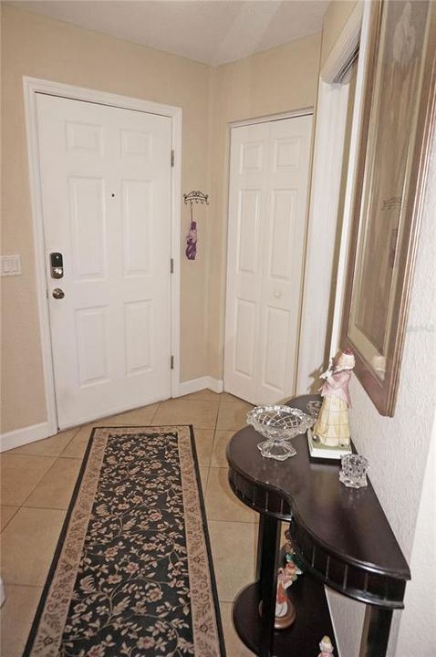 待售: $235,000 (2 贝兹, 2 浴室, 1313 平方英尺)