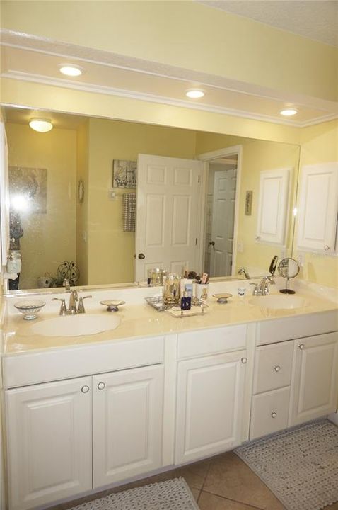 待售: $235,000 (2 贝兹, 2 浴室, 1313 平方英尺)