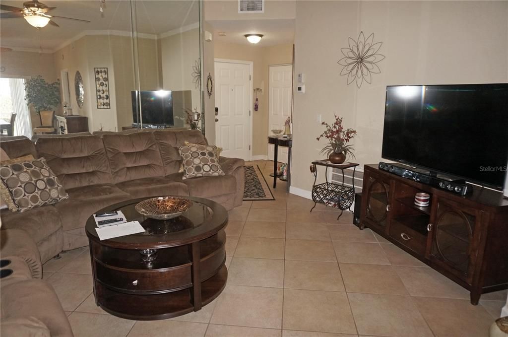 待售: $235,000 (2 贝兹, 2 浴室, 1313 平方英尺)