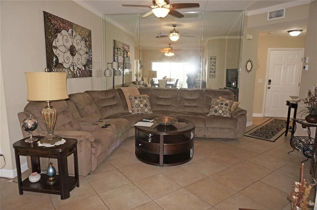 待售: $235,000 (2 贝兹, 2 浴室, 1313 平方英尺)