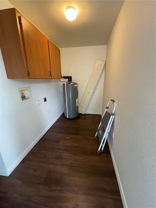 For Sale: $215,000 (2 beds, 1 baths, 1008 Square Feet)