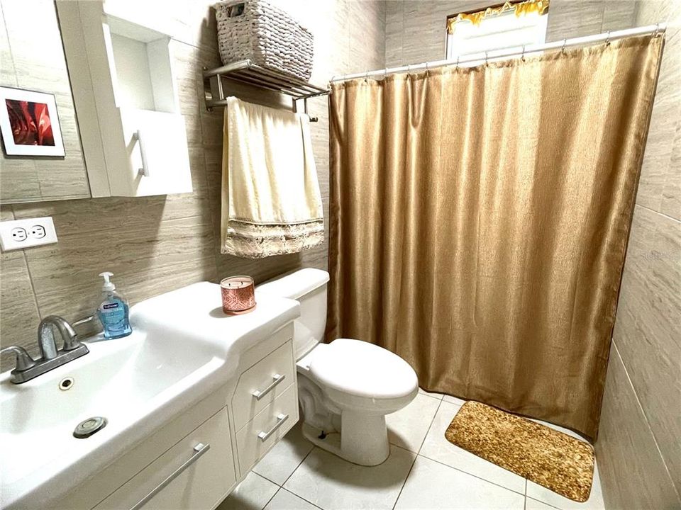 For Sale: $375,000 (3 beds, 2 baths, 1398 Square Feet)