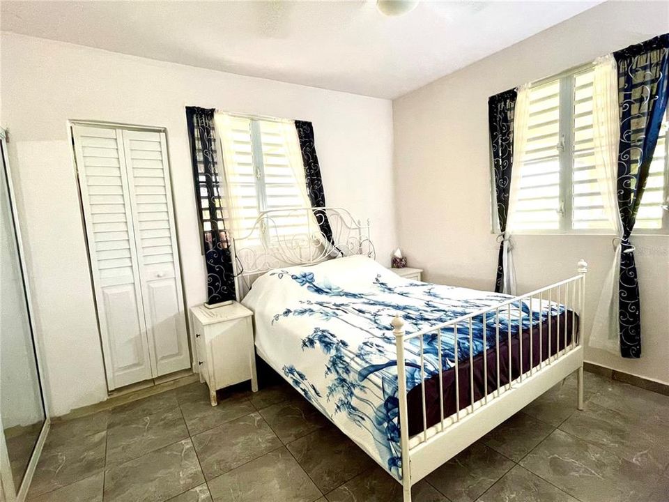 For Sale: $375,000 (3 beds, 2 baths, 1398 Square Feet)