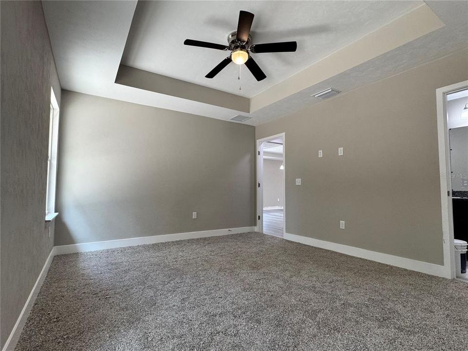 For Sale: $279,900 (3 beds, 2 baths, 1273 Square Feet)