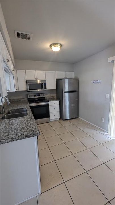 出租: $1,600 (2 贝兹, 2 浴室, 953 平方英尺)