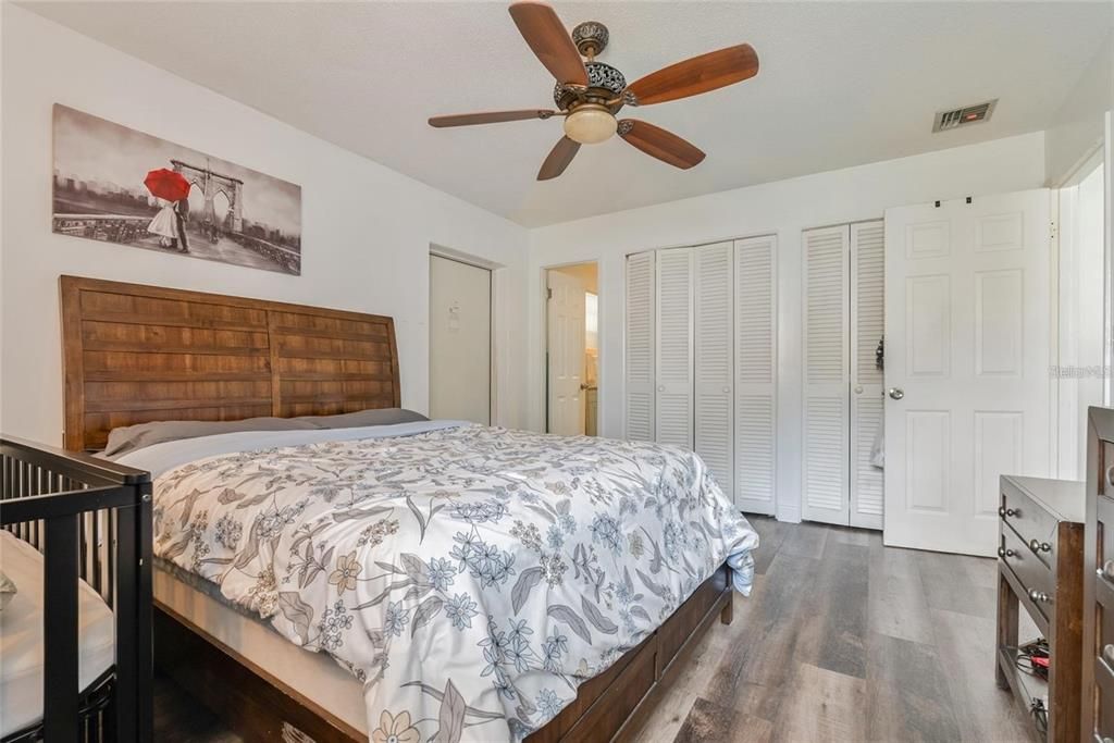 待售: $280,000 (4 贝兹, 2 浴室, 1624 平方英尺)