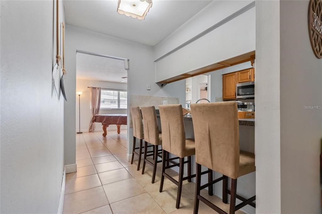 待售: $280,000 (4 贝兹, 2 浴室, 1624 平方英尺)