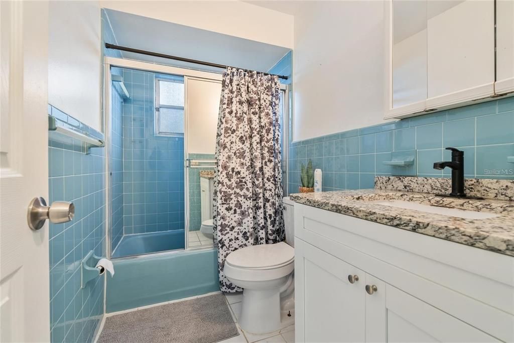 待售: $280,000 (4 贝兹, 2 浴室, 1624 平方英尺)