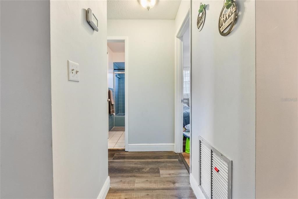 待售: $280,000 (4 贝兹, 2 浴室, 1624 平方英尺)