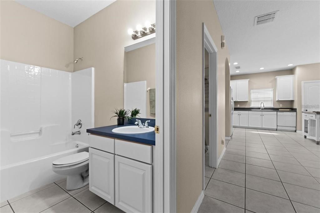 For Rent: $2,400 (3 beds, 2 baths, 1730 Square Feet)