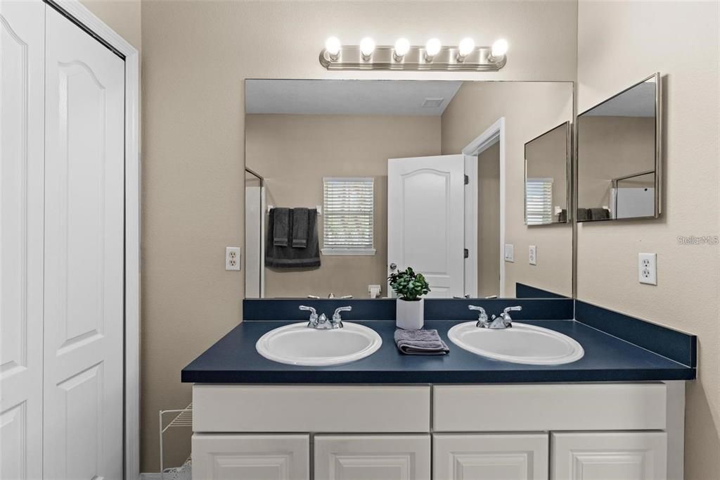 For Rent: $2,400 (3 beds, 2 baths, 1730 Square Feet)