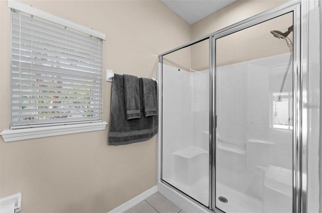 For Rent: $2,400 (3 beds, 2 baths, 1730 Square Feet)