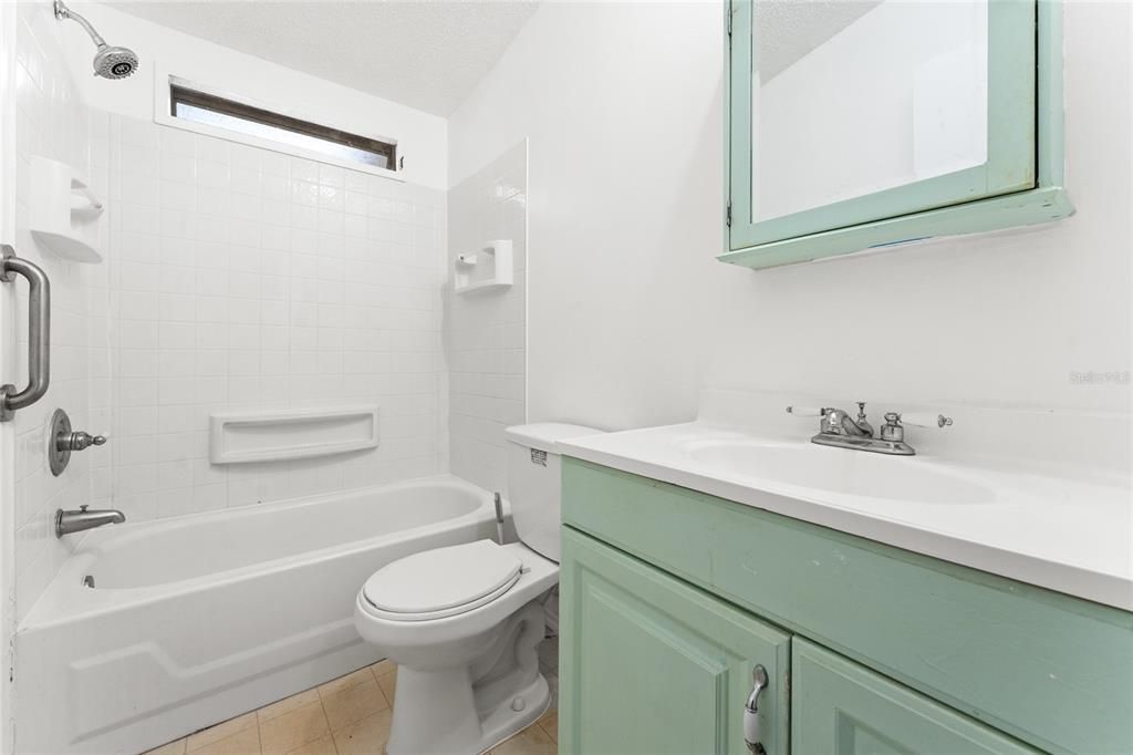 For Sale: $318,000 (3 beds, 2 baths, 1568 Square Feet)