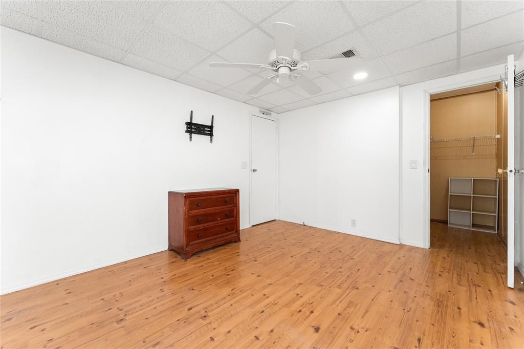 For Sale: $318,000 (3 beds, 2 baths, 1568 Square Feet)