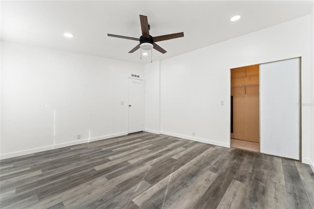 For Sale: $318,000 (3 beds, 2 baths, 1568 Square Feet)