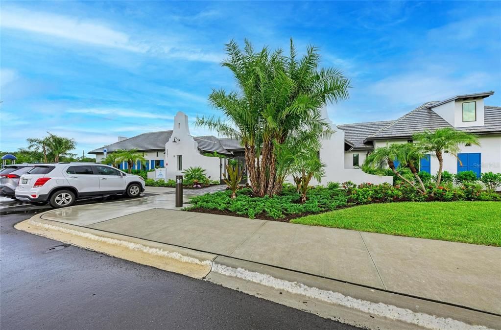 出租: $4,000 (4 贝兹, 3 浴室, 3097 平方英尺)