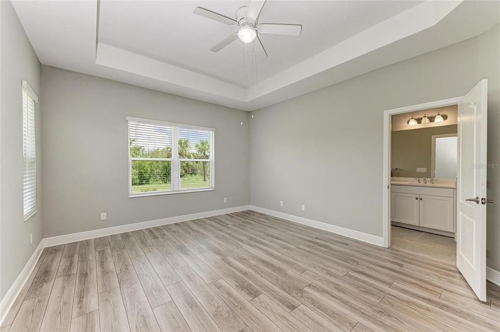 出租: $4,000 (4 贝兹, 3 浴室, 3097 平方英尺)