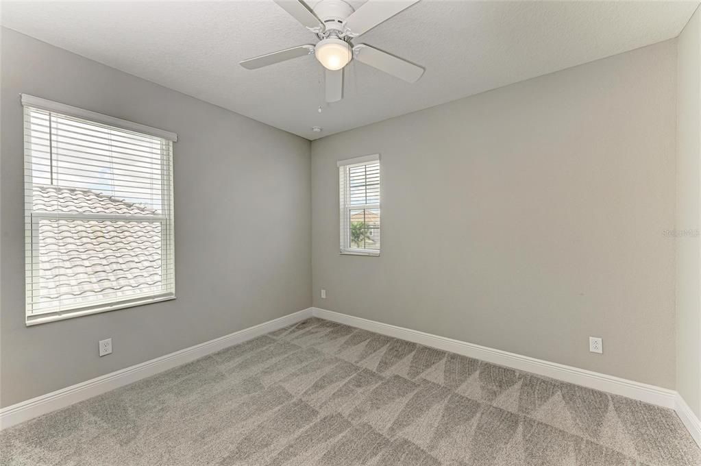 出租: $4,000 (4 贝兹, 3 浴室, 3097 平方英尺)